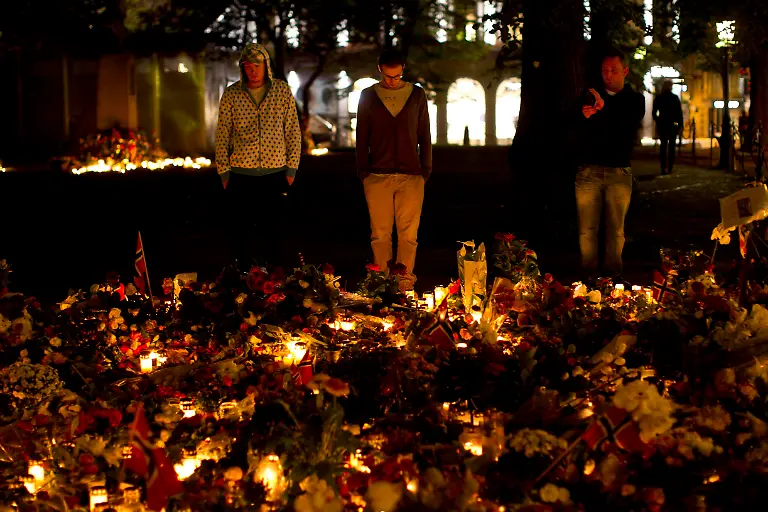 1311640027-jpg7510419640436731518