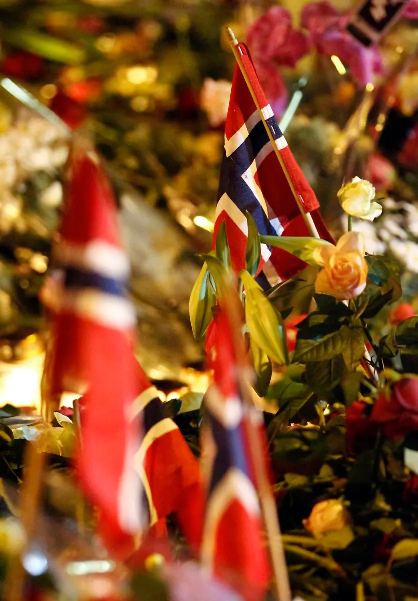 2011-07-26T011237Z-01-FAB37-RTRMDNP-3-NORWAY-MARCH-JPG5917905228843583616