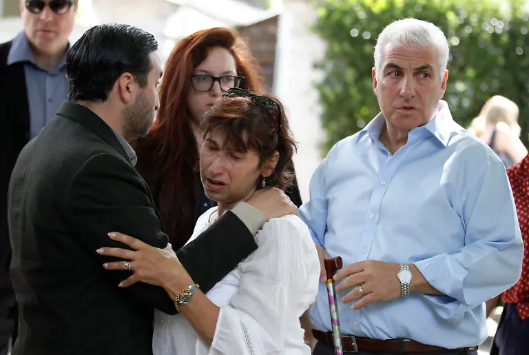 2011-07-25T123051Z-01-LON112-RTRMDNP-3-BRITAIN-WINEHOUSE-JPG4656575354496074742