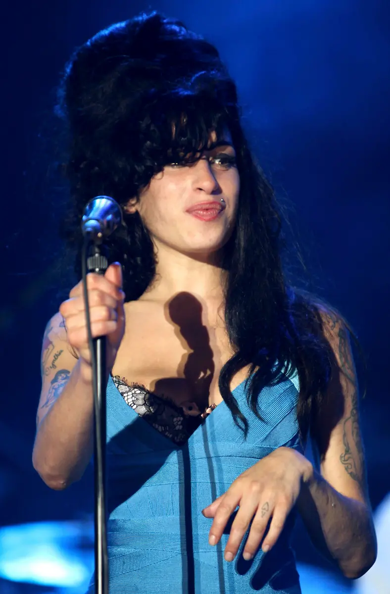 2011-07-23T212335Z-01-SRR103-RTRMDNP-3-WINEHOUSE-JPG4986785301295123208