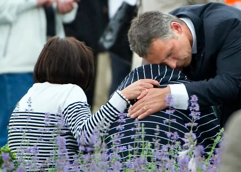 2011-07-23T133614Z-01-SIN122R-RTRMDNP-3-NORWAY-ATTACK-FOREIGN-JPG7921492213897470701