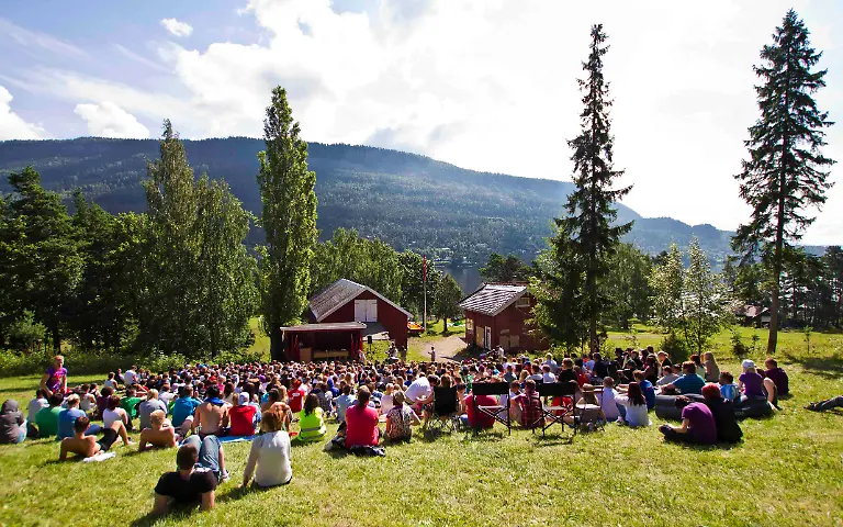 DAB1655-20110723-jpg3729778378811697560