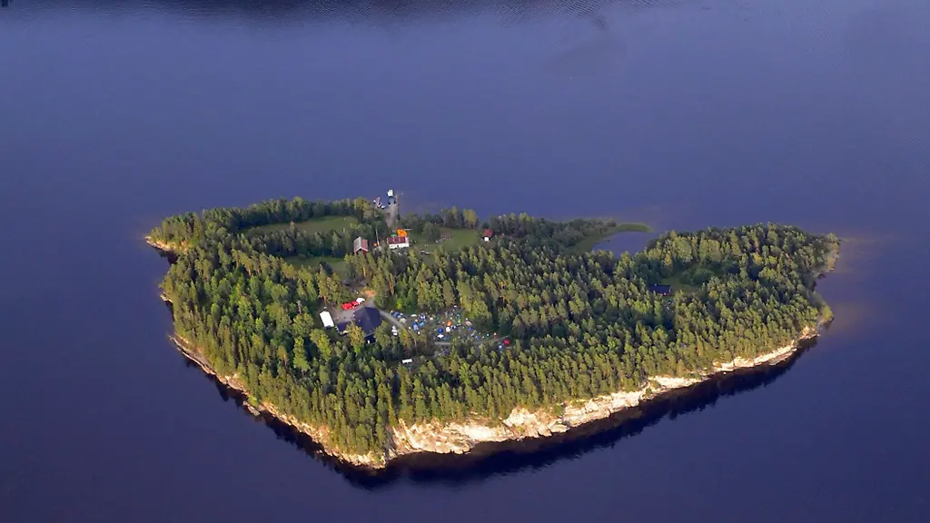 1311364351-jpg101612843830299014