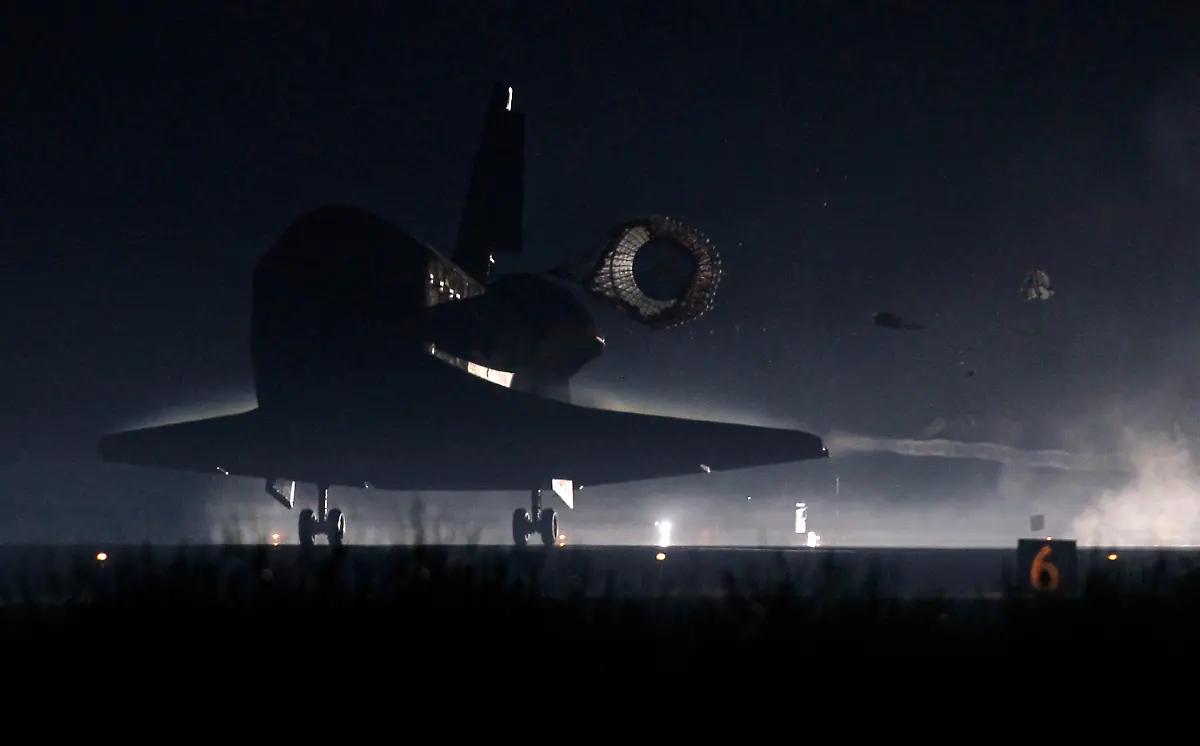 2011-07-21T104945Z-01-KSC202-RTRMDNP-3-SPACE-SHUTTLE-JPG1410712169197304643