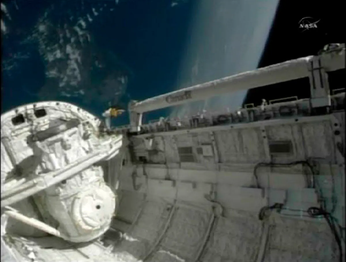 2011-07-20T202232Z-01-HOU02-RTRMDNP-3-SPACE-SHUTTLE-JPG1022759540714223974