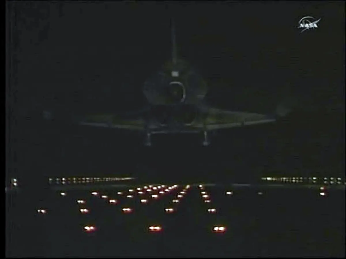 2011-07-21T100405Z-01-HOU01-RTRMDNP-3-SPACE-SHUTTLE-JPG1700088307527070774