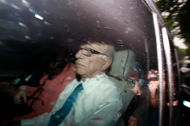 2011-07-19T165935Z-01-CLH150-RTRMDNP-3-NEWSCORP-JPG8655535620649872363