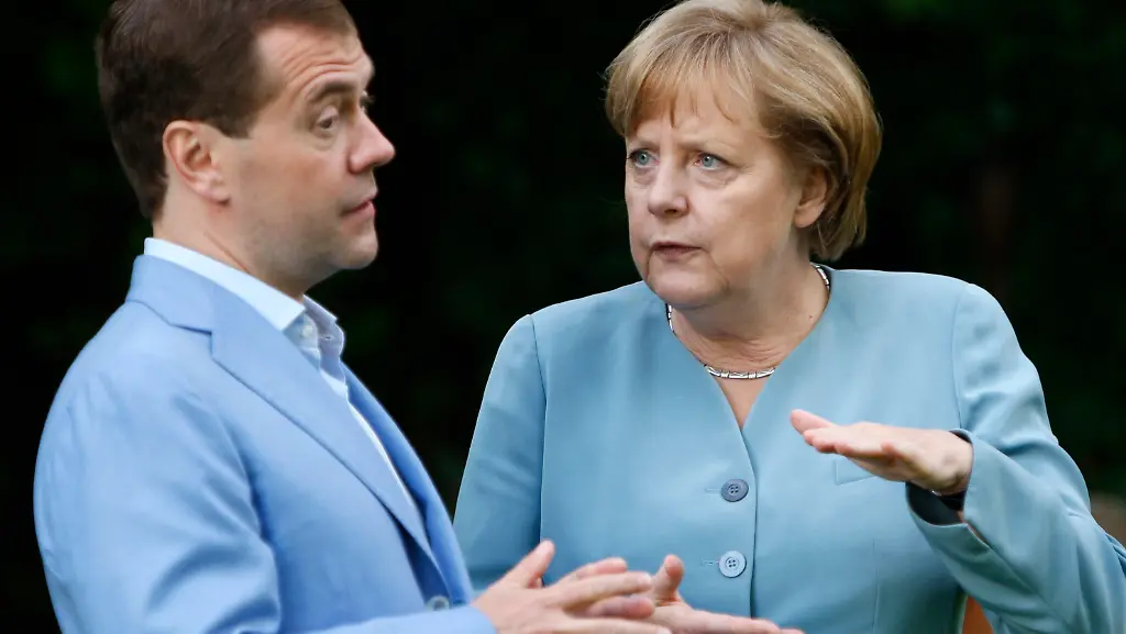 1311015470-jpg2923814560406205261