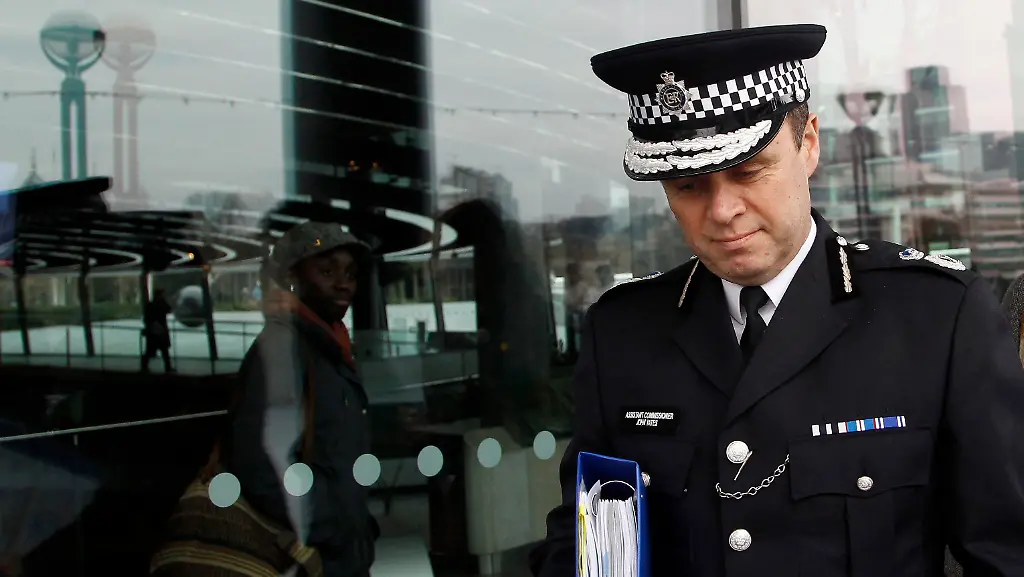 2011-07-18T132532Z-01-CLH108-RTRMDNP-3-NEWSCORP-YATES-JPG3787809174970415272