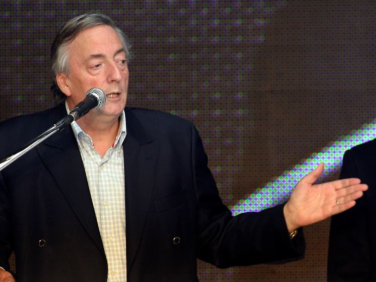 Néstor Kirchner wurde in der bevölkerungsreichsten Provinz Buenos Aires ins Rennen geschickt.
