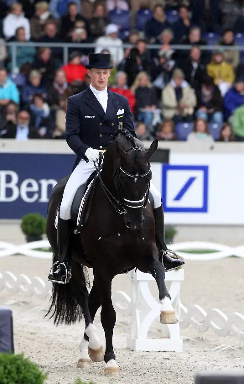 DI10403-20110714-jpg9145584725151341686