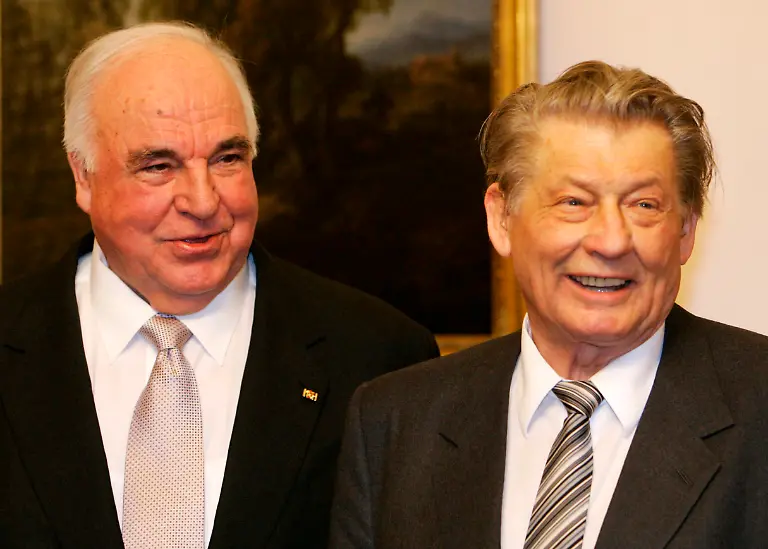 DAB2382-20110714-jpg937812333228519439