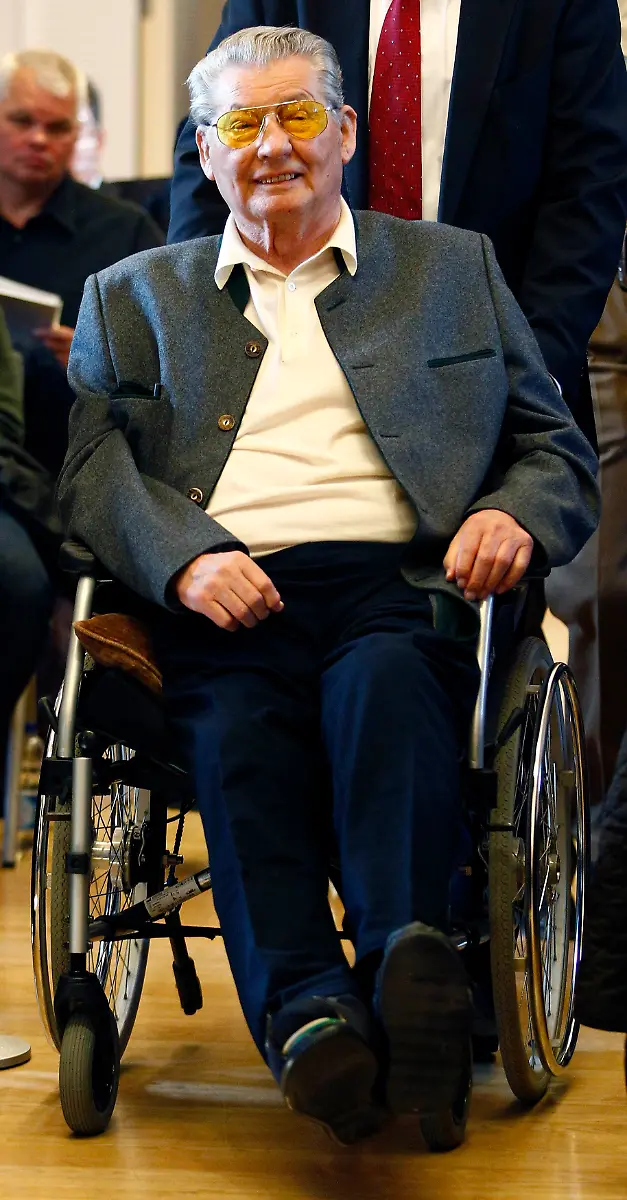 2011-07-14T112211Z-01-BER94-RTRMDNP-3-GERMANY-JPG7479167016295239927