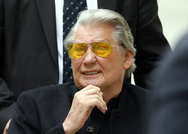 1310642747-jpg5826286688320361035