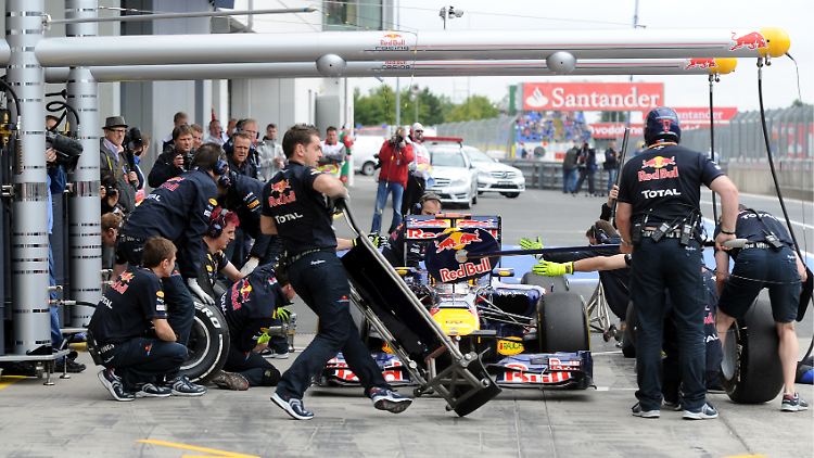 Die erste Nürburgring-Bestzeit ging an Fernando Alonso im Ferrari, die zweite an Mark Webber im Red Bull.
