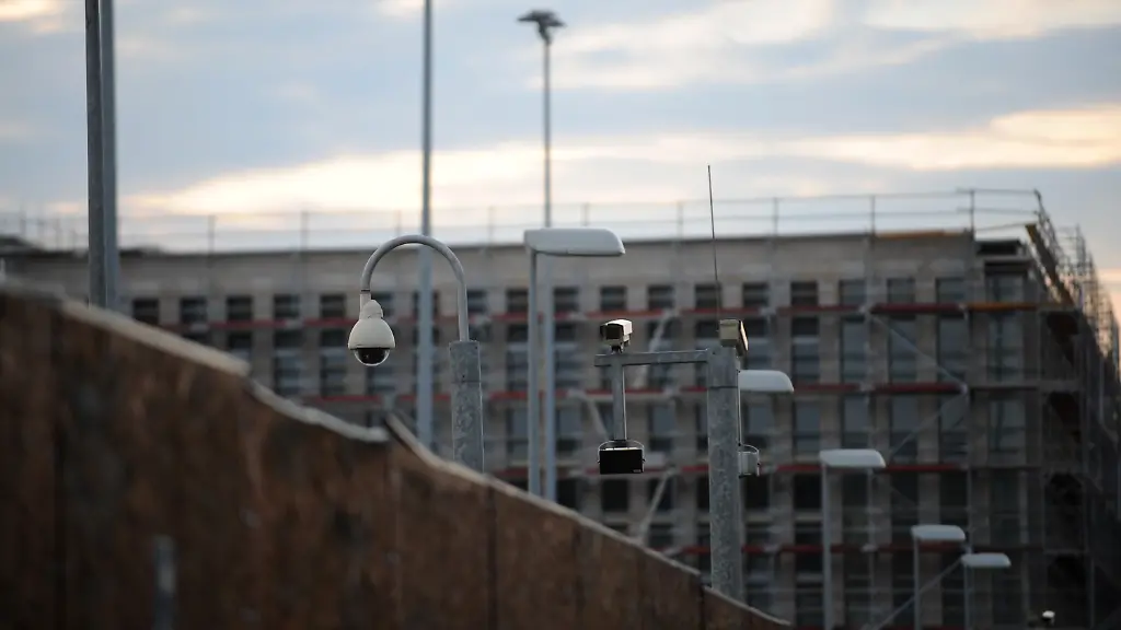 1310356893-jpg751213323069674615