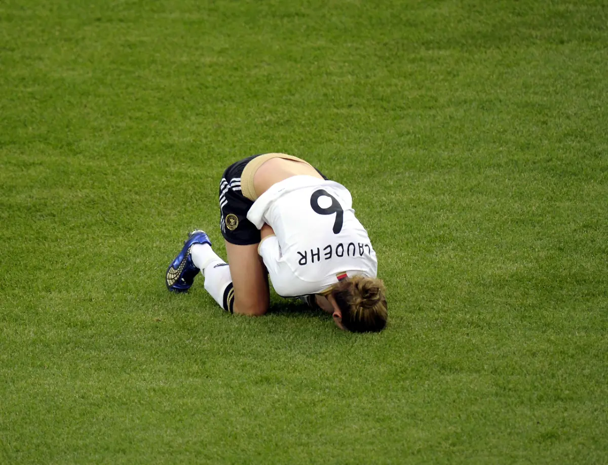 1310238703-jpg9042329426919483477