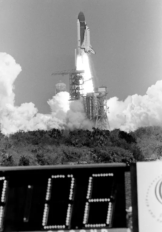challenger-first-flight