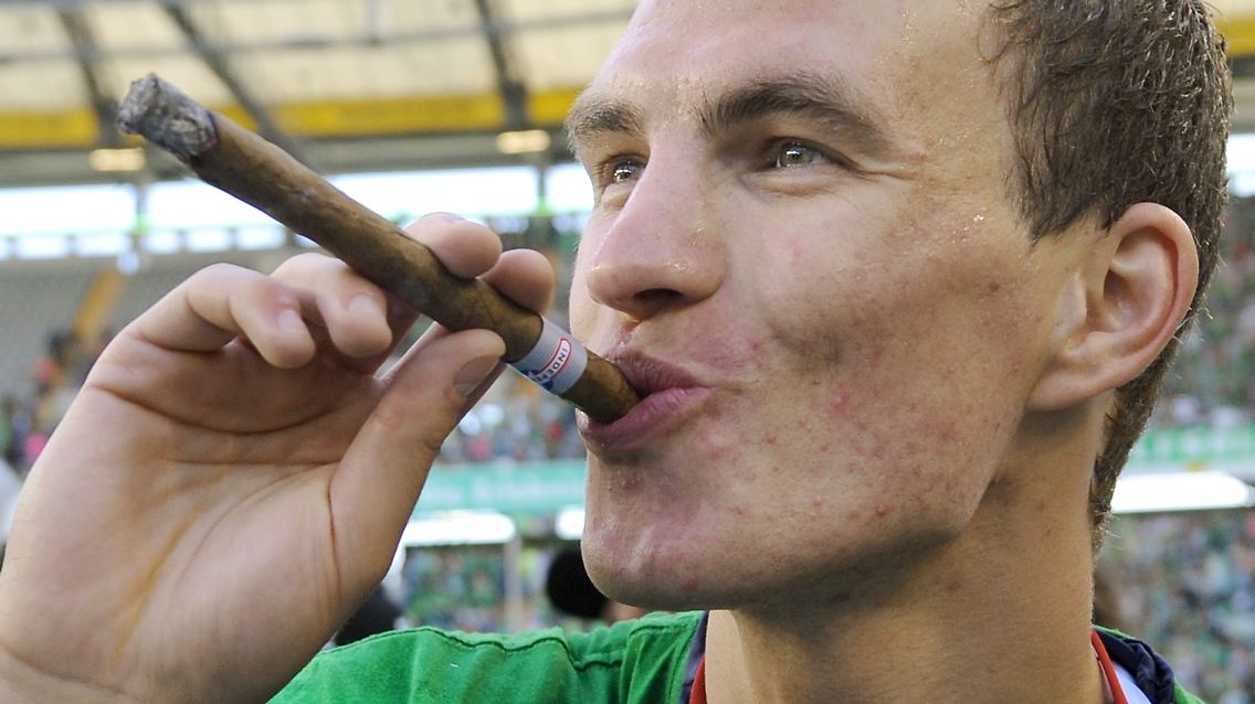 Interessant: Fußballprofi Edin Dzeko hat angekündigt, sich professionell verhalten zu wollen.