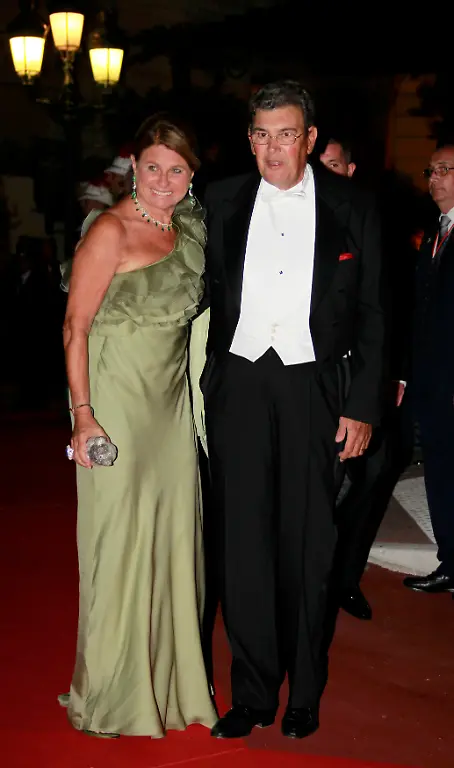 2011-07-02T213710Z-01-MCO391-RTRMDNP-3-MONACO-WEDDING-JPG3131498384850291223