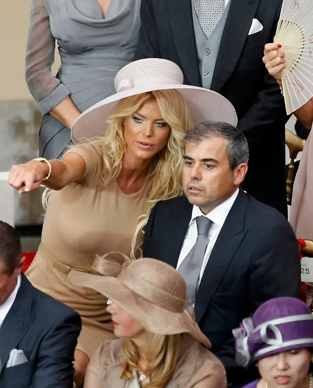 2011-07-02T152944Z-01-MCOP513-RTRMDNP-3-MONACO-WEDDING-JPG6025532236078481943