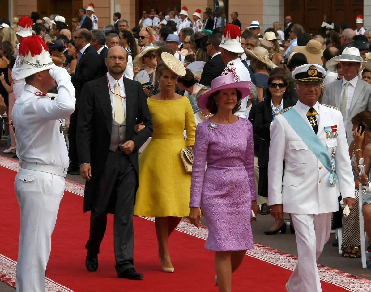 2011-07-02T190025Z-01-MCOP590-RTRMDNP-3-MONACO-WEDDING-JPG826803321703130414