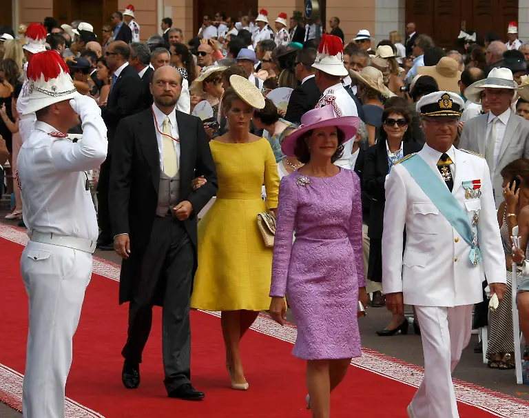 2011-07-02T190025Z-01-MCOP590-RTRMDNP-3-MONACO-WEDDING-JPG826803321703130414