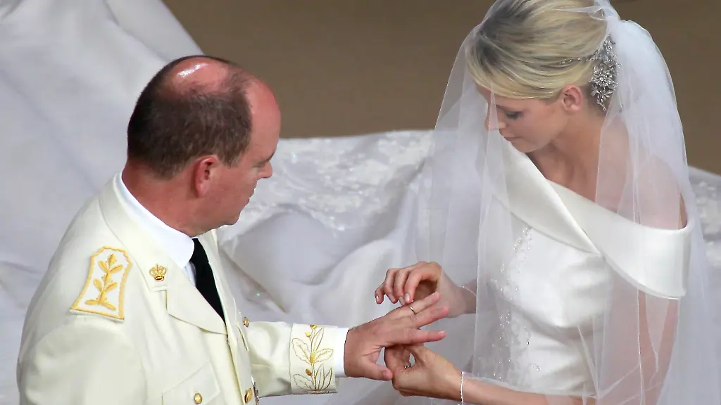 2011-07-02T160116Z-01-MCO513-RTRMDNP-3-MONACO-WEDDING-JPG3814919379044837582