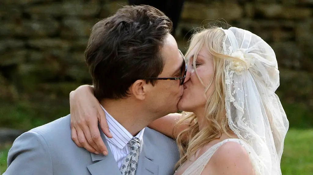 DAB3557-20110701-jpg6775302571132105410