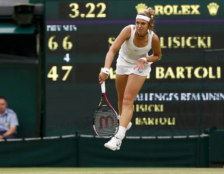 2011-06-28T144617Z-01-WIM068-RTRMDNP-3-TENNIS-WIMBLEDON-JPG7555214739318138669