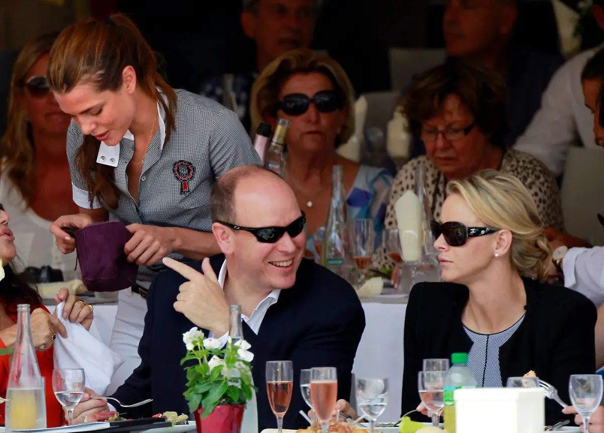 2011-06-24T163544Z-01-MCO24-RTRMDNP-3-MONACO-ROYAL-WEDDING-JPG868321109160705917