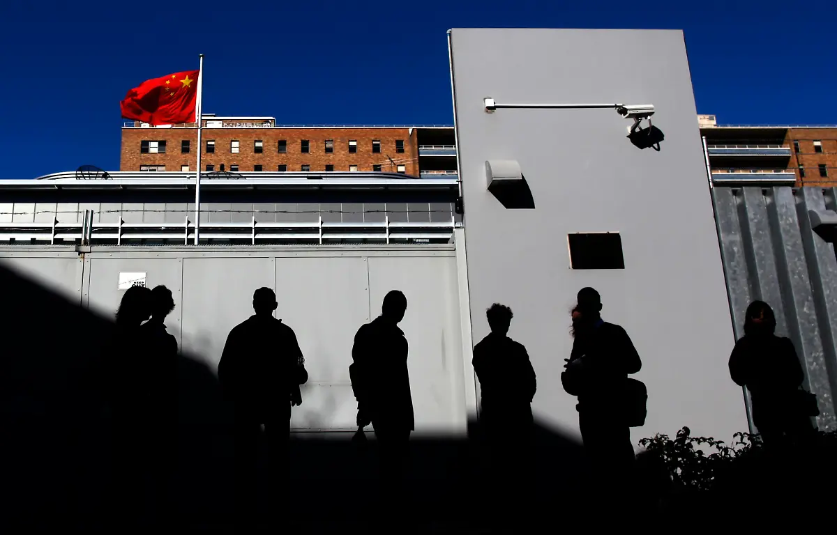 2011-06-23T023458Z-01-SYD01-RTRMDNP-3-CHINA-ARTIST-JPG3629122438372284534