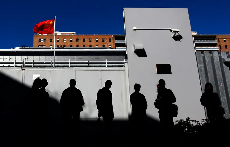 2011-06-23T023458Z-01-SYD01-RTRMDNP-3-CHINA-ARTIST-JPG3629122438372284534