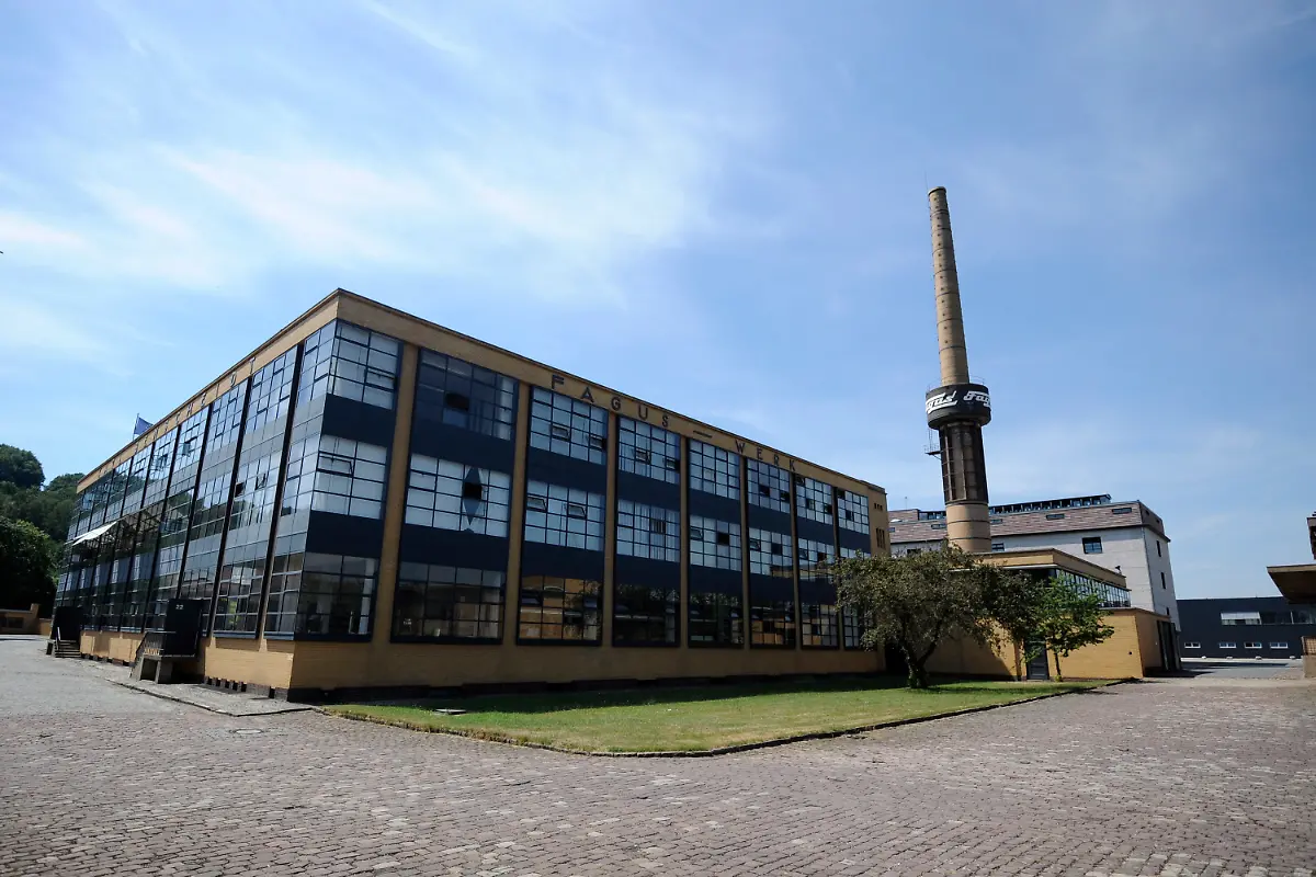 DI10383-20110625-jpg1367559338287429346