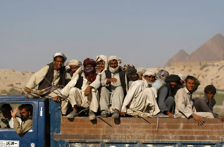 2011-06-22T180852Z-01-BAZ004-RTRMDNP-3-AFGHANISTAN-JPG8291335082322370113