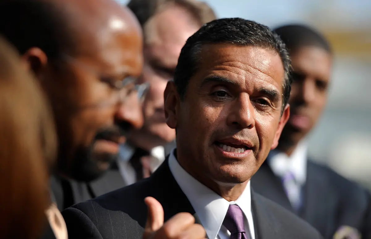 2011-06-20T215327Z-01-WAS916-RTRMDNP-3-USA-JPG3929702521847116217