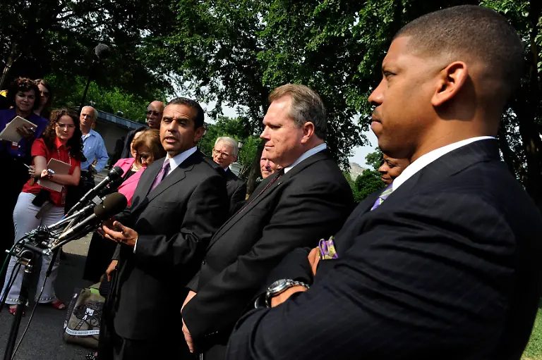 2011-06-20T220013Z-01-WAS915-RTRMDNP-3-USA-JPG1788526881888619613