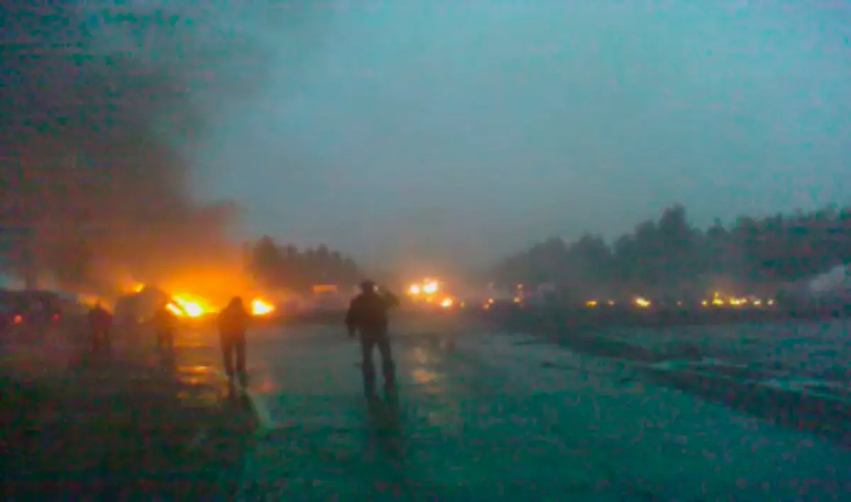 2011-06-21T050225Z-01-MOS15-RTRMDNP-3-RUSSIA-CRASH-PLANE-JPG3531492642862583633