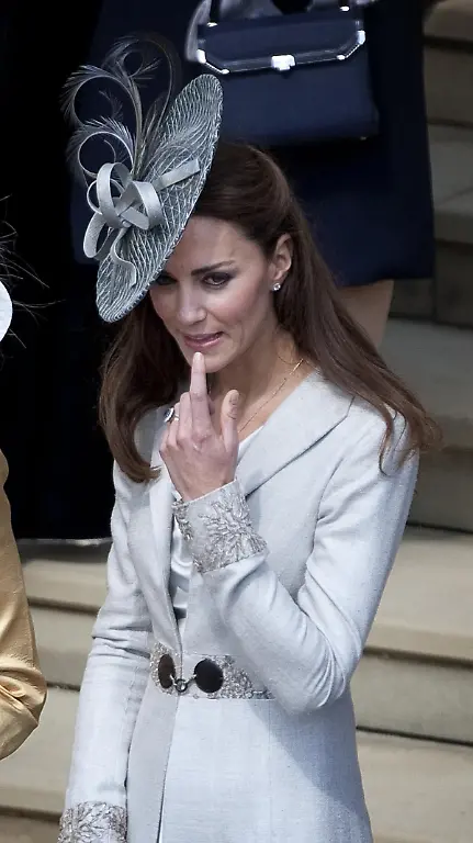 DAB4575-20110613-jpg7490019079180332957