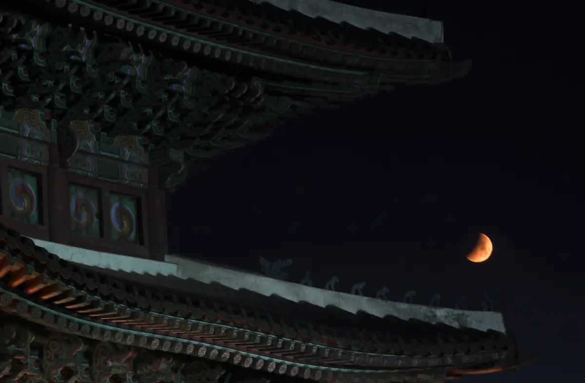 2011-06-16T015206Z-01-SEO101-RTRMDNP-3-KOREA-JPG1646457946439975498