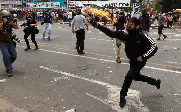 1308139060-jpg4844565384350963015