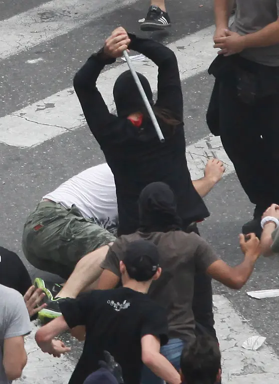 1308140727-jpg5764946705016869261