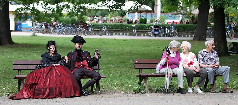 2yec1944-jpg684589869337429319