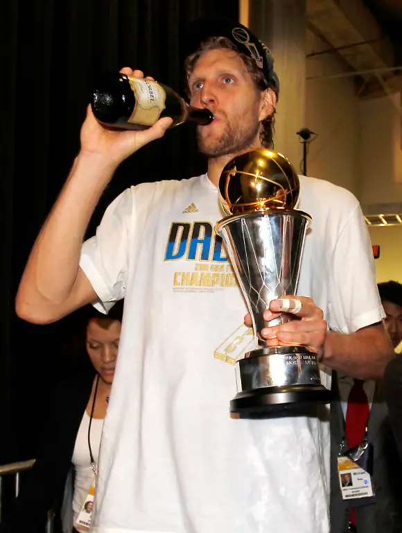 2011-06-13T035636Z-01-MIA148-RTRMDNP-3-NBA-FINALS-JPG6233673248070116150