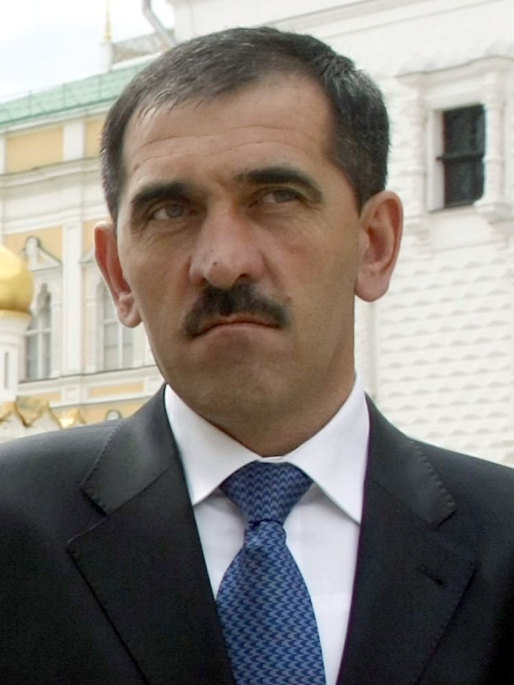 ... Inguschetiens Präsident Bek-Jewkurow liegt seit einem Bombenanschlag vor einer Woche im Koma.