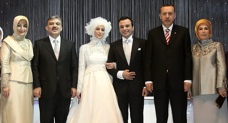 Erdogan-Familienbild-mit-Guels-WBG-19