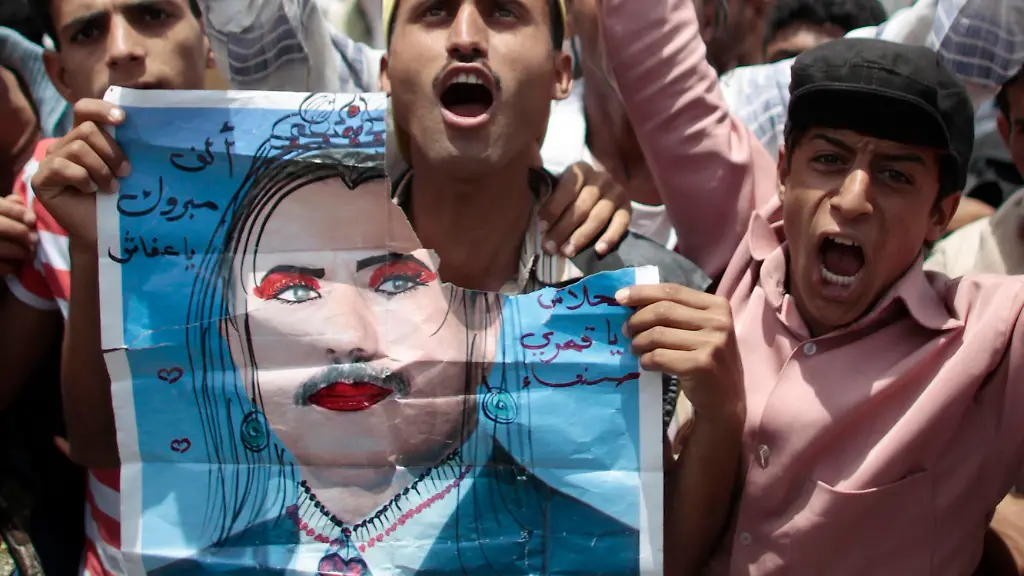 2011-06-04T194656Z-01-AWA16-RTRMDNP-3-YEMEN-JPG4072798595005831681