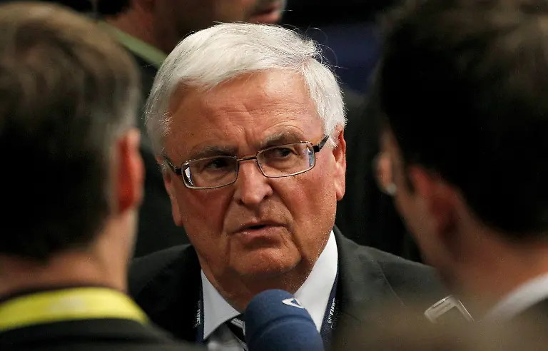 2011-06-01T170844Z-01-ZUR438-RTRMDNP-3-SOCCER-FIFA-JPG7525875429805557252