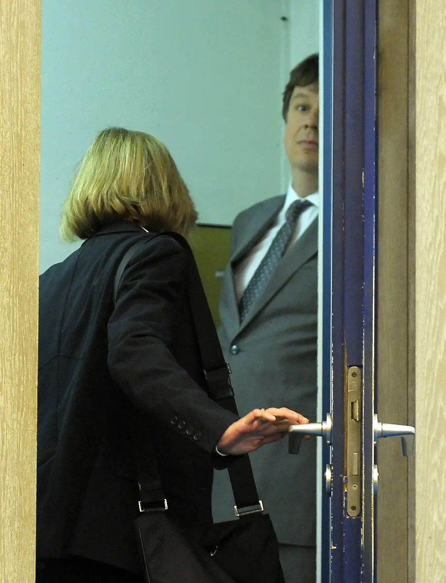 2011-05-31T074743Z-01-MHM004-RTRMDNP-3-GERMANY-TRIAL-WEATHERMAN-JPG853524956098810036