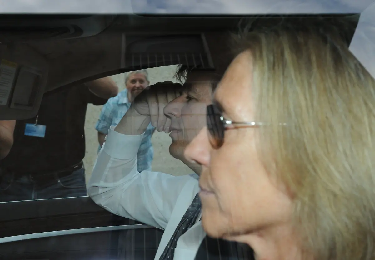 2y6w5807-jpg7535857467698110769